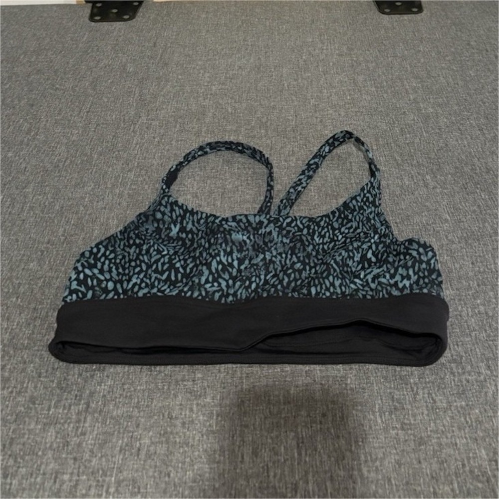 Lululemon Athletica Black Blue Animal Print Crossback Sports Bra Size 6